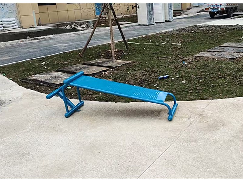 室外健身器材生產廠家的健身器材必須日常維護